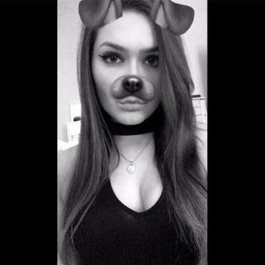 Meet your Posher, Phoebe